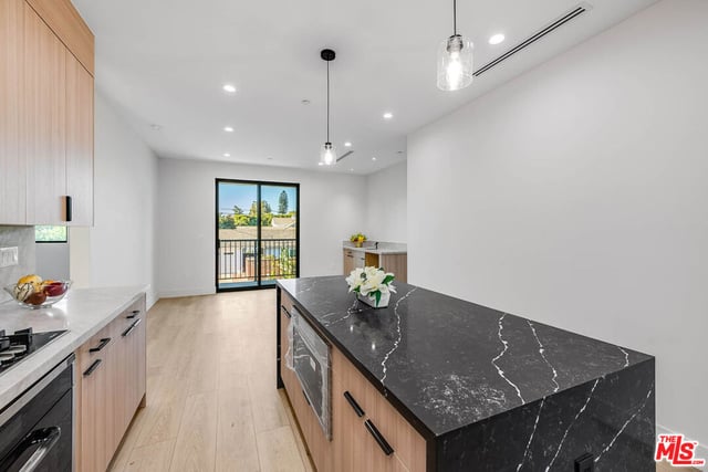 4555 Forman Avenue, Toluca Lake, CA 91602 — photo 43 of 59