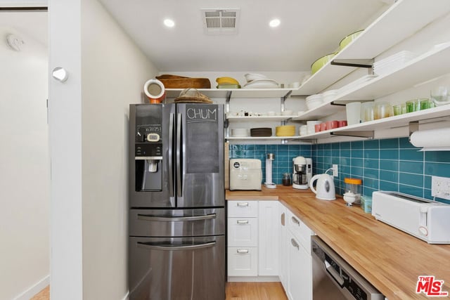 5629 Whitnall Highway, Los Angeles, CA 91601 — photo 9 of 32
