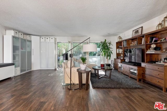 4445 Cartwright Avenue 310, Toluca Lake, CA 91602 — photo 3 of 25