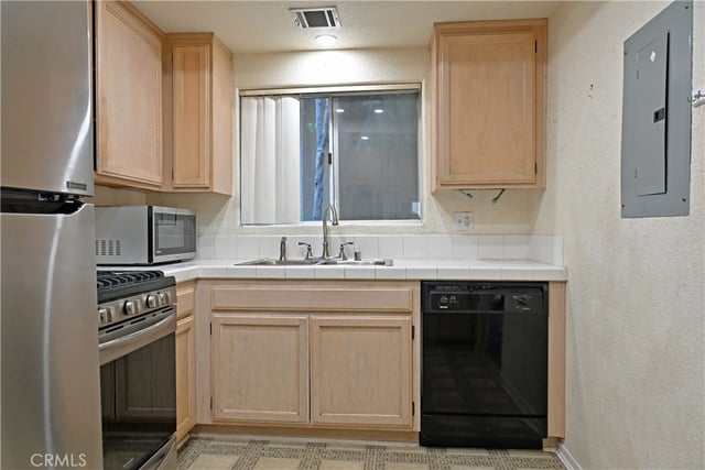 15114 Sherman Way 114, Van Nuys, CA 91405 — photo 15 of 75