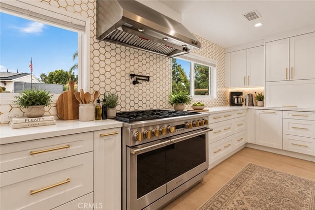 5931 Maury Avenue, Woodland Hills, CA 91367 — photo 4 of 30