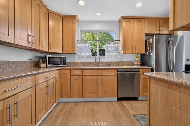 11031 Genesta Avenue, Granada Hills, CA 91344 — photo 14 of 47