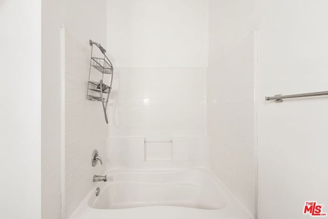 420 S San Pedro Street 327, Los Angeles, CA 90013 — photo 8 of 17