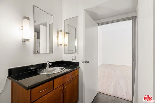 420 S San Pedro Street 327, Los Angeles, CA 90013 — photo 9 of 17