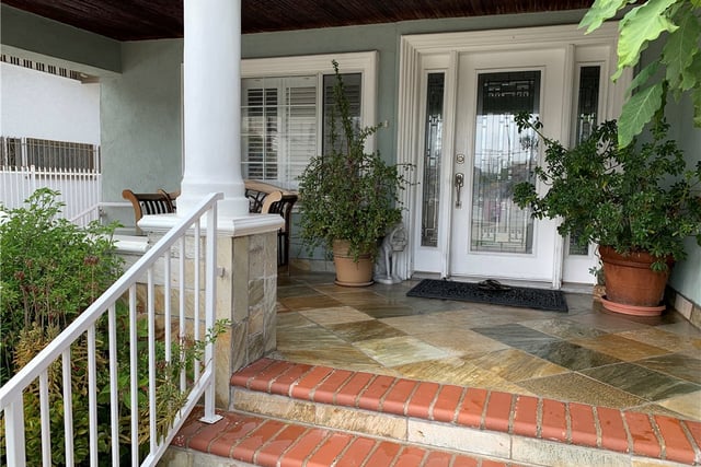 117 N Dillon Street, Los Angeles, CA 90026 — photo 2 of 8
