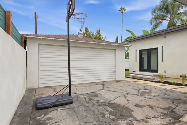 15741 Haynes Street, Van Nuys, CA 91406 — photo 23 of 46
