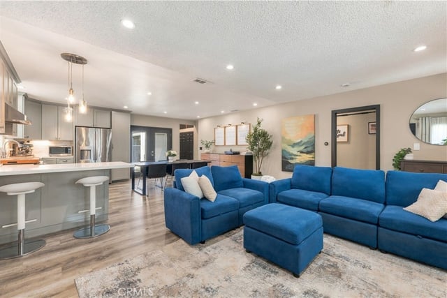 15741 Haynes Street, Van Nuys, CA 91406 — photo 4 of 46