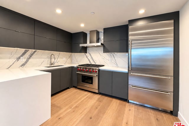 1017 N Croft Avenue 105, Los Angeles, CA 90069 — photo 8 of 13