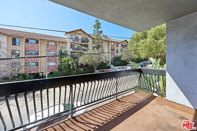 1734 N Fuller Avenue 201, Los Angeles, CA 90046 — photo 24 of 38