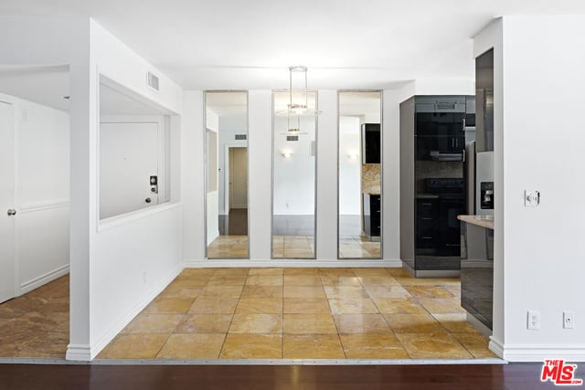 1734 N Fuller Avenue 201, Los Angeles, CA 90046 — photo 3 of 38