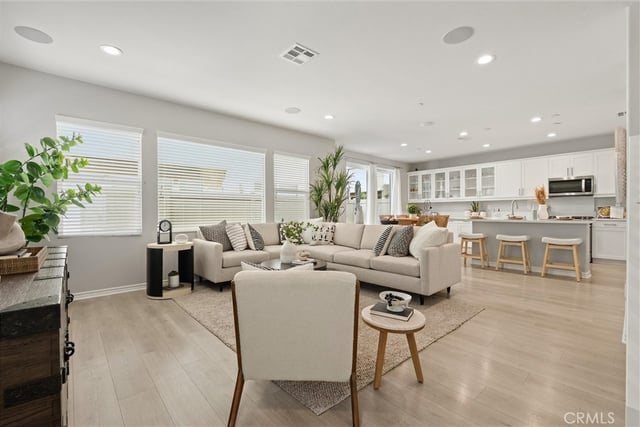 250 W Ridgewood, Long Beach, CA 90805 — photo 5 of 43
