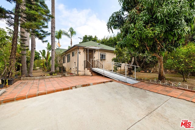 7774 Fountain Avenue, West Hollywood, CA 90046 — photo 16 of 18