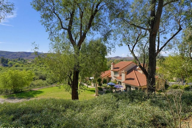 242 Morro Way 2, Simi Valley, CA 93065 — photo 7 of 43