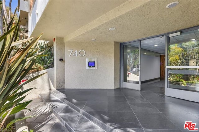 740 N Kings Road 114, West Hollywood, CA 90069 — photo 2 of 34