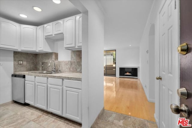 740 N Kings Road 114, West Hollywood, CA 90069 — photo 4 of 34