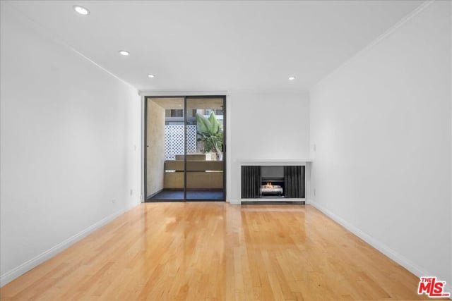 740 N Kings Road 114, West Hollywood, CA 90069 — photo 6 of 34