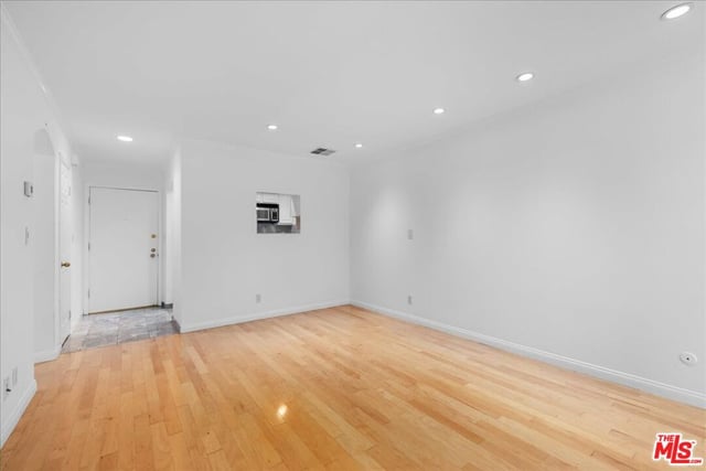 740 N Kings Road 114, West Hollywood, CA 90069 — photo 8 of 34