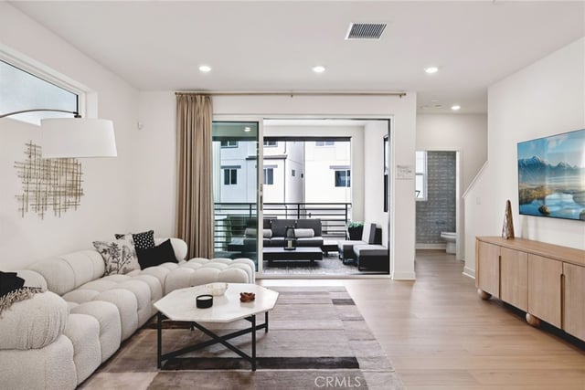 1697 Constellation Drive, San Pedro, CA 90732 — photo 4 of 20