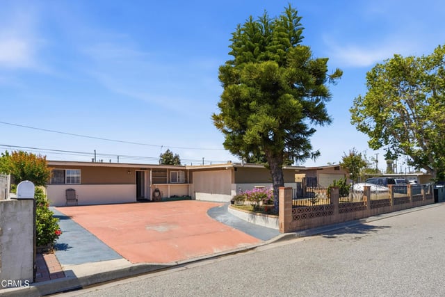 362 Salem Avenue, Oxnard, CA 93036 — photo 2 of 31