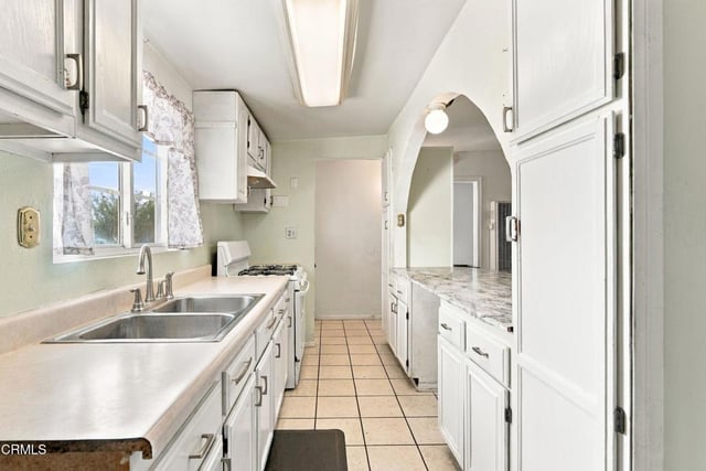 362 Salem Avenue, Oxnard, CA 93036 — photo 3 of 31