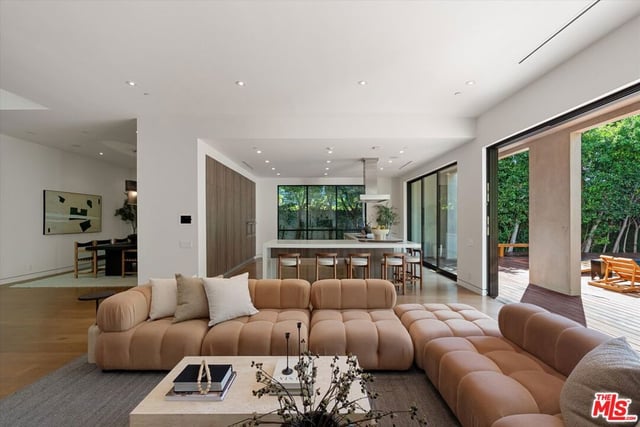 103 N Laurel Avenue, Los Angeles, CA 90048 — photo 23 of 75