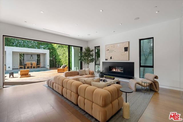 103 N Laurel Avenue, Los Angeles, CA 90048 — photo 26 of 75