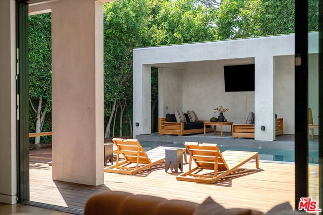 103 N Laurel Avenue, Los Angeles, CA 90048 — photo 32 of 75