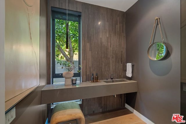 103 N Laurel Avenue, Los Angeles, CA 90048 — photo 47 of 75
