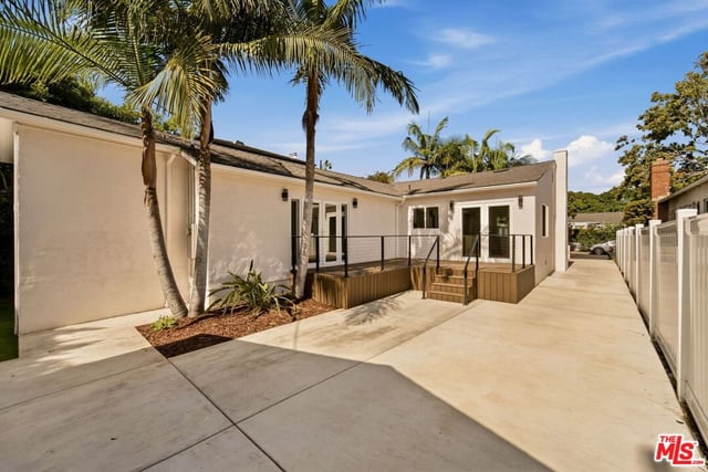 2481 Coolidge Avenue, Los Angeles, CA 90064 — photo 32 of 39