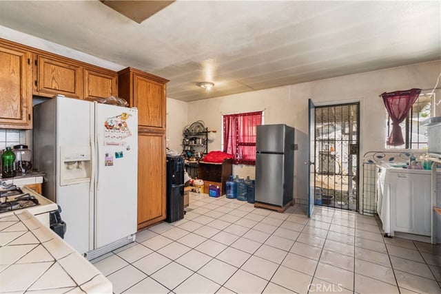 163 E 109th Place, Los Angeles, CA 90061 — photo 10 of 23