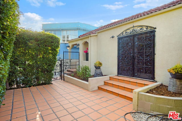 8719 Bonner Drive, West Hollywood, CA 90048 — photo 4 of 21