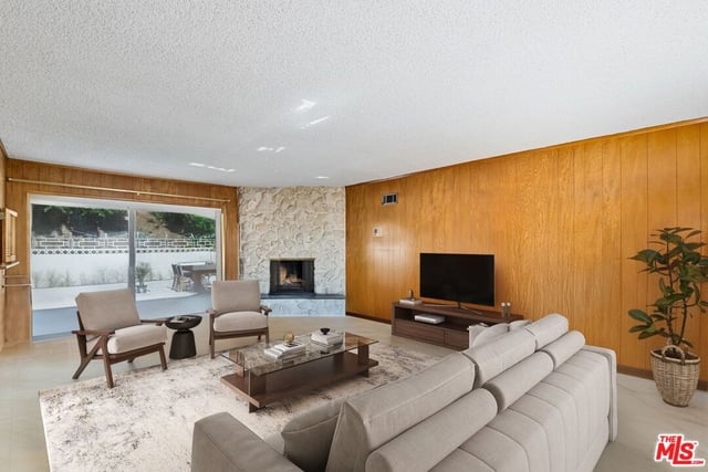 4799 Bonvue Avenue, Los Angeles, CA 90027 — photo 15 of 33