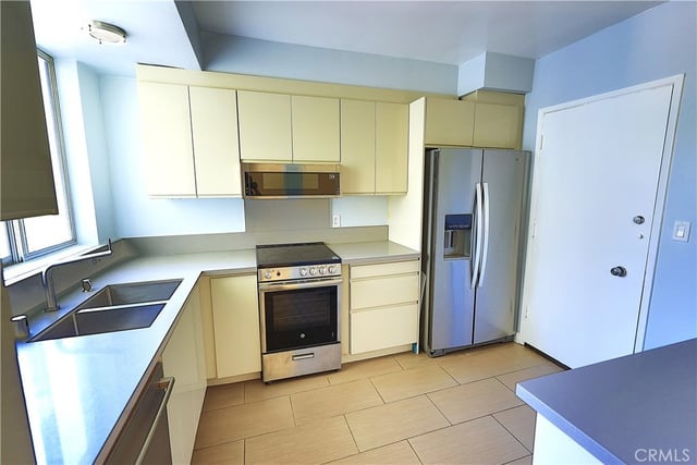 7309 Franklin Avenue 406, Los Angeles, CA 90046 — photo 16 of 36