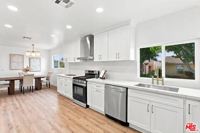 7800 S Victoria Avenue, Los Angeles, CA 90043 — photo 13 of 45