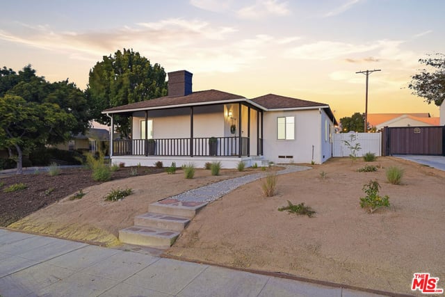7800 S Victoria Avenue, Los Angeles, CA 90043 — photo 3 of 45