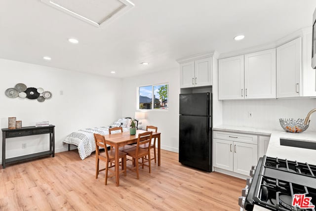 7800 S Victoria Avenue, Los Angeles, CA 90043 — photo 32 of 45