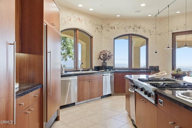 747 Barr Highland Lane, Ventura, CA 93004 — photo 23 of 74