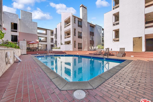 1325 Valley View Road 201, Glendale, CA 91202 — photo 30 of 34