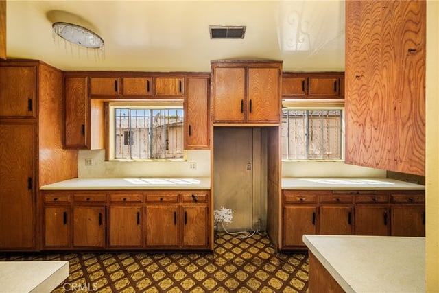 638 E 137th, Los Angeles, CA 90059 — photo 11 of 37