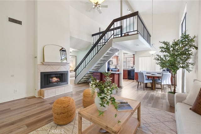 18433 Hatteras 507, Tarzana, CA 91356 — photo 4 of 26