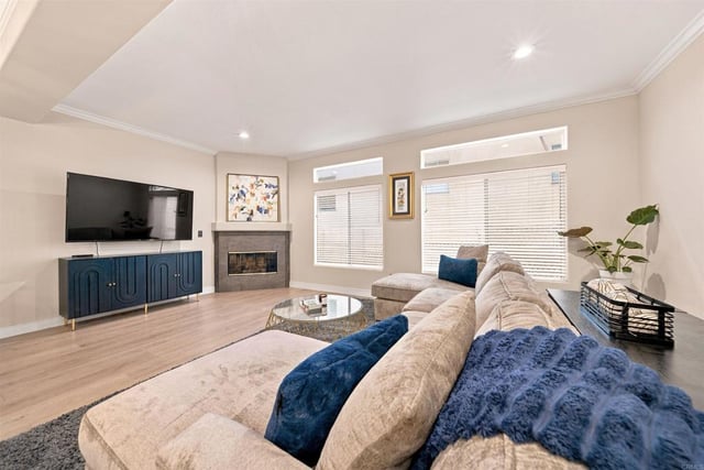 14819 Magnolia Boulevard 7, Sherman Oaks, CA 91403 — photo 5 of 25