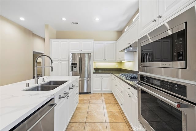27988 Red Pine Court, Valencia, CA 91354 — photo 7 of 20