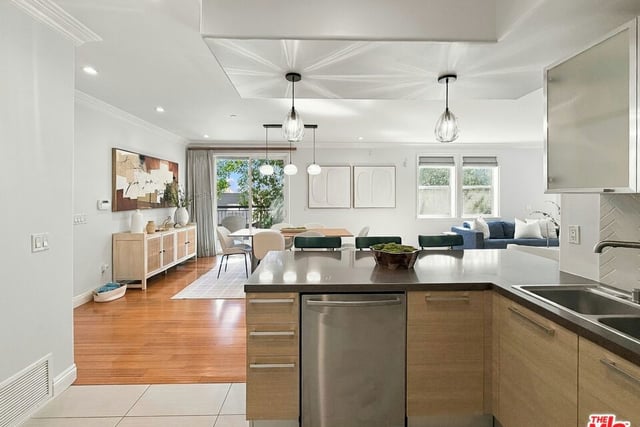 8121 Norton Avenue 201, Los Angeles, CA 90046 — photo 15 of 63