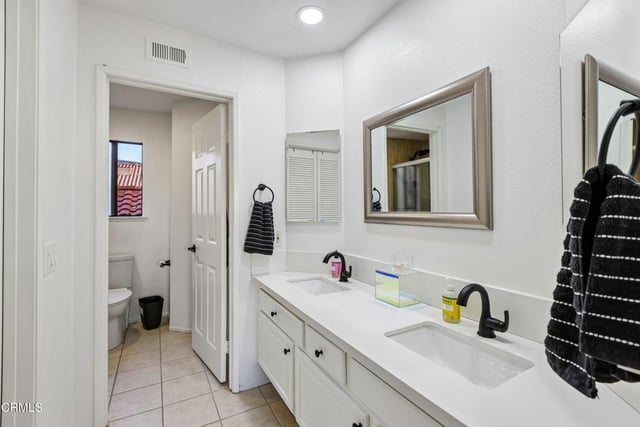 390 Country Club Drive B, Simi Valley, CA 93065 — photo 17 of 42