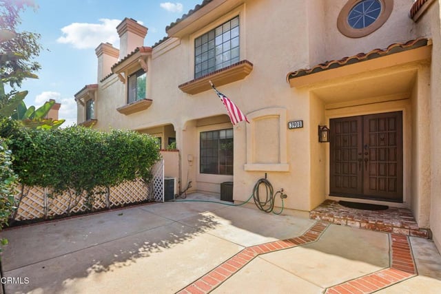 390 Country Club Drive B, Simi Valley, CA 93065 — photo 2 of 42