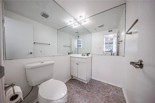 10415 Larwin, Chatsworth, CA 91311 — photo 16 of 38
