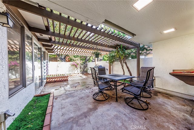 10415 Larwin, Chatsworth, CA 91311 — photo 18 of 38