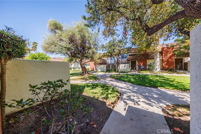 10415 Larwin, Chatsworth, CA 91311 — photo 30 of 38