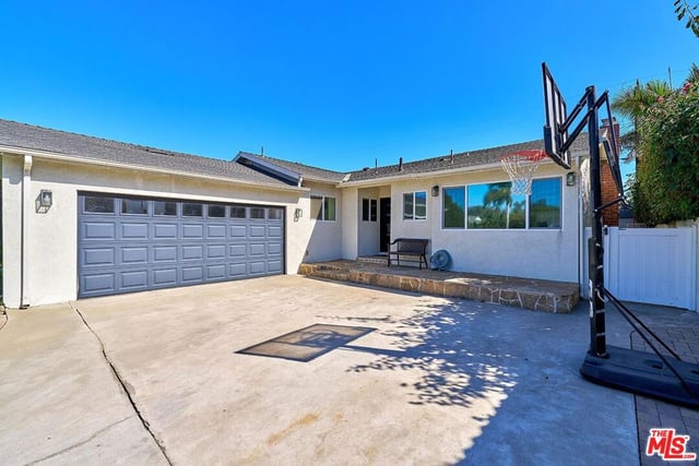 3310 Onrado Street, Torrance, CA 90503 — photo 3 of 33