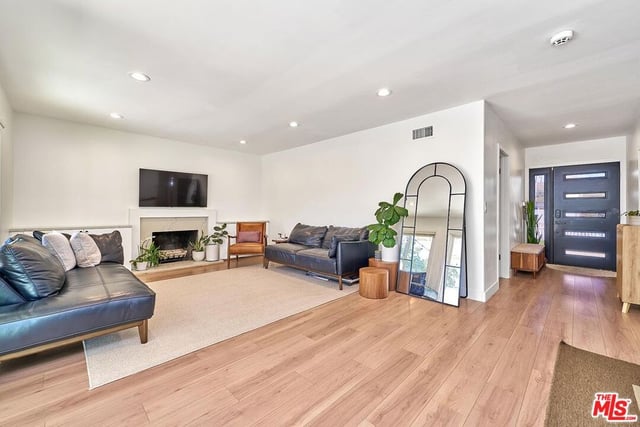 3310 Onrado Street, Torrance, CA 90503 — photo 7 of 33